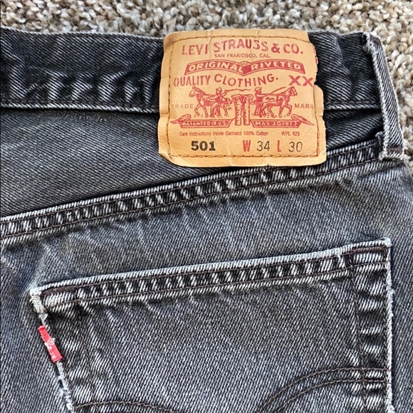 Black Levi shorts 501’s - Picture 5 of 5